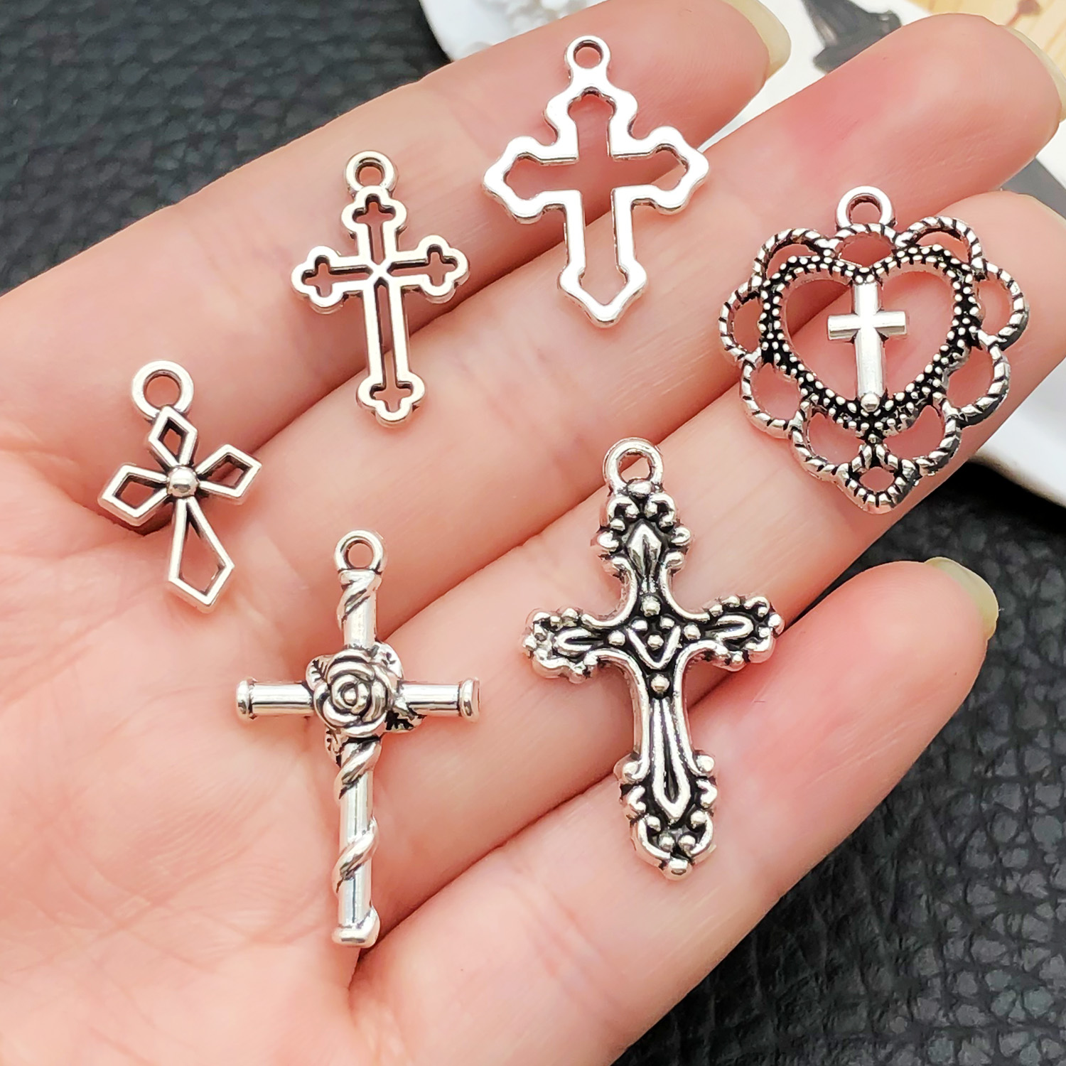52pcs Assorted Cross Pendants  - Ethnic Fashion Collection recension och pris