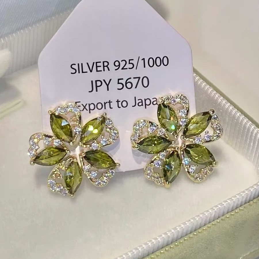 Forest Style Olive Green Zirco - Ethnic Wear In Fashion recension och pris