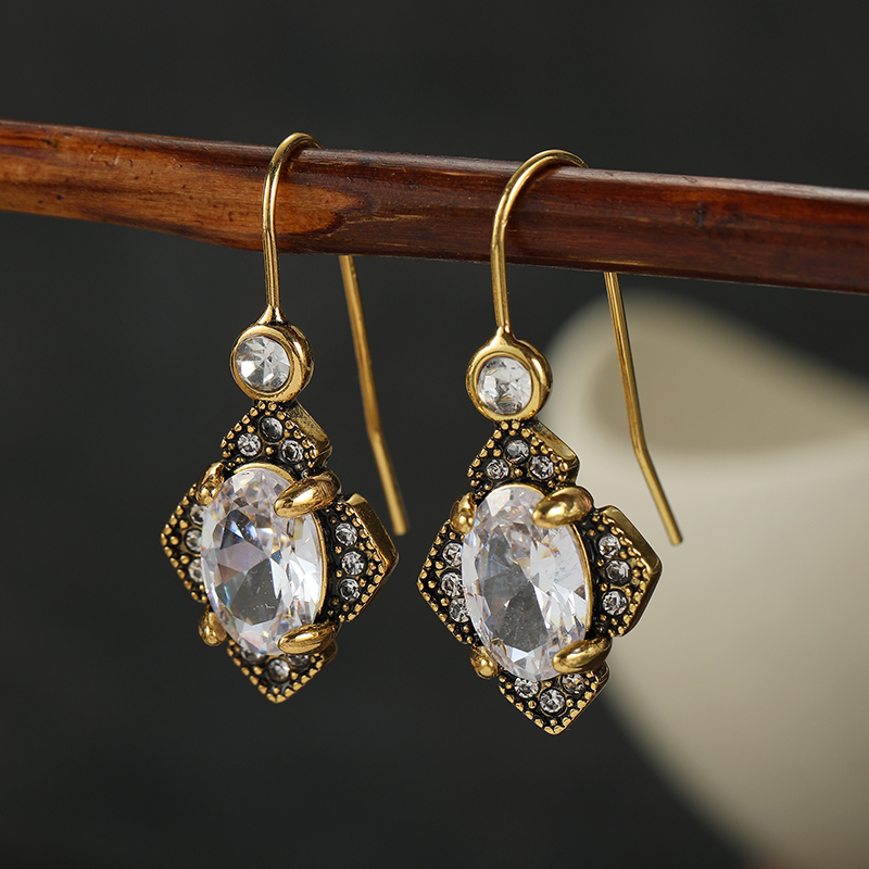 Vintage Inlaid White CZ Dangle - Ethnic Wear In Fashion recension och pris