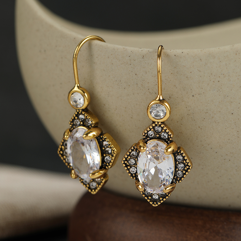 Vintage Inlaid White CZ Dangle - Ethnic Wear In Fashion recension och pris