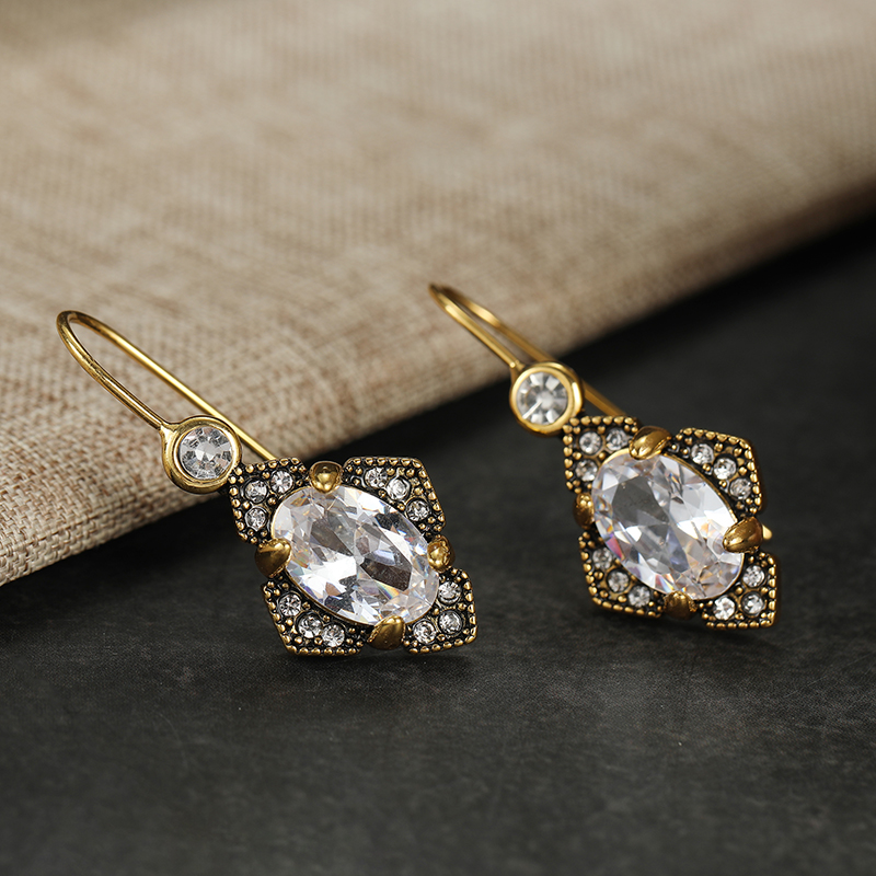 Vintage Inlaid White CZ Dangle - Ethnic Wear In Fashion recension och pris